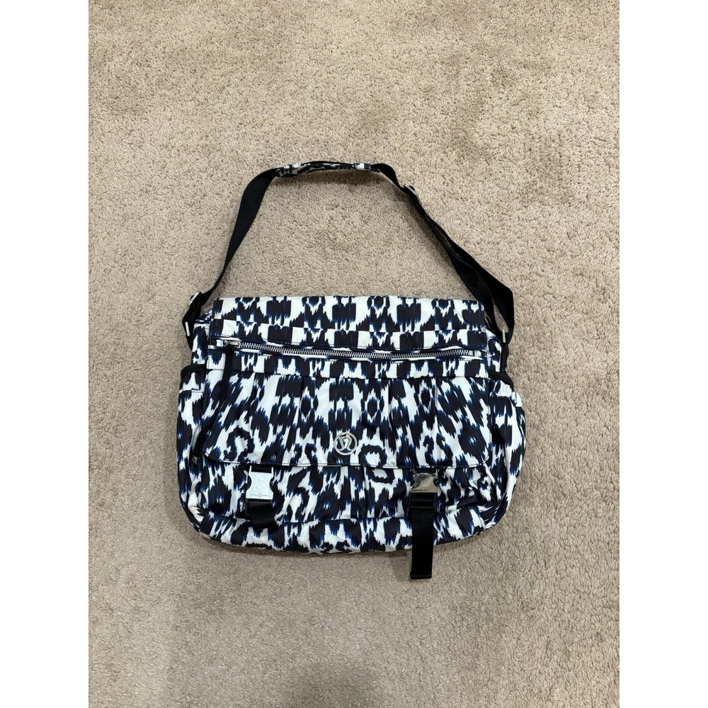 Lululemon Urban Yogini Ikat Yoga Messenger Bag Sprinkler Blue
